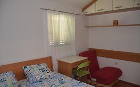 Apartman Ananda Bol - 2 Bedrooms, 7 Beds